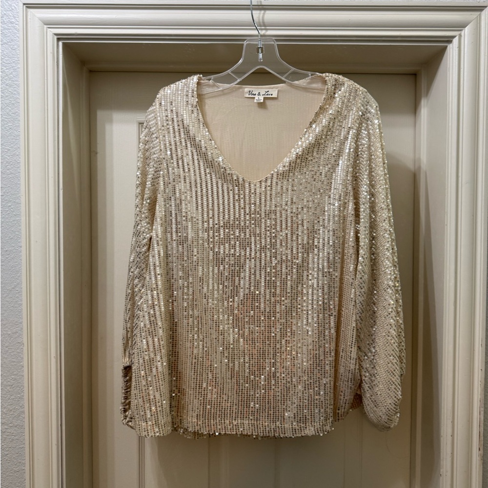 Vine & Love Elegant Cream Top